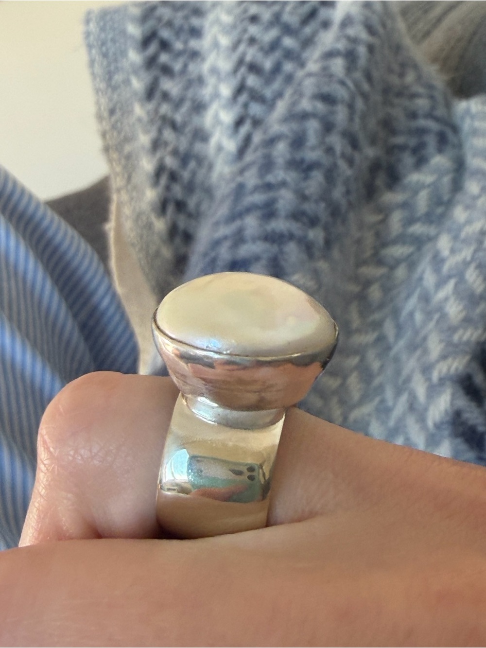 Silver pearl ring - Picture 2 of 6
